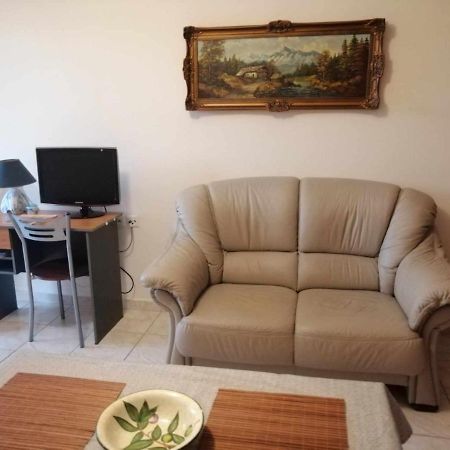Mesolóngion Gallery Suites "Athina" מראה חיצוני תמונה